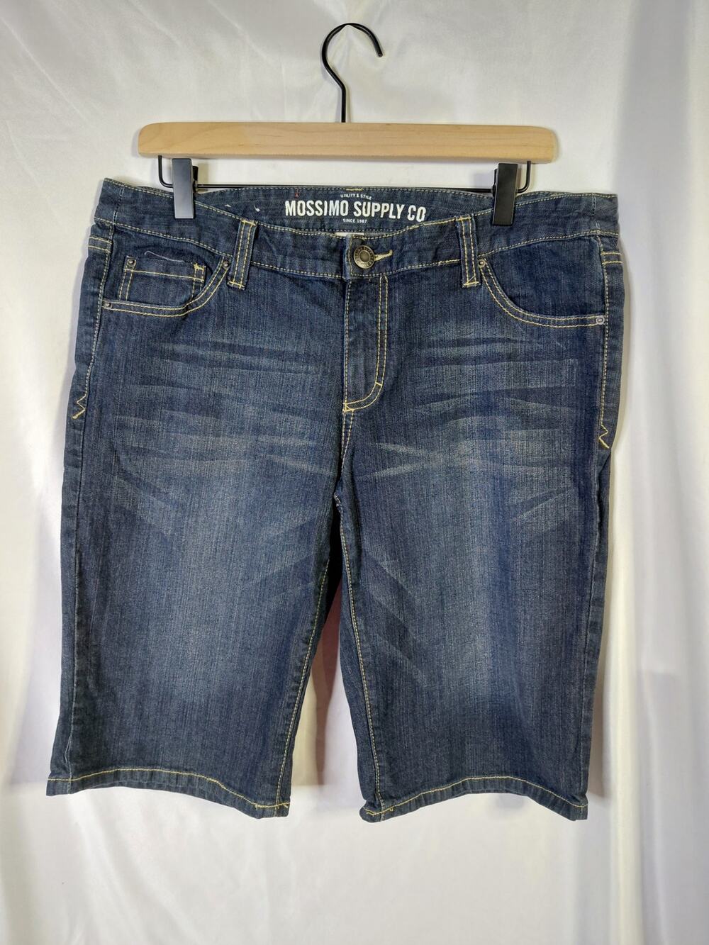 LADIES MOSSIMO SHORTS